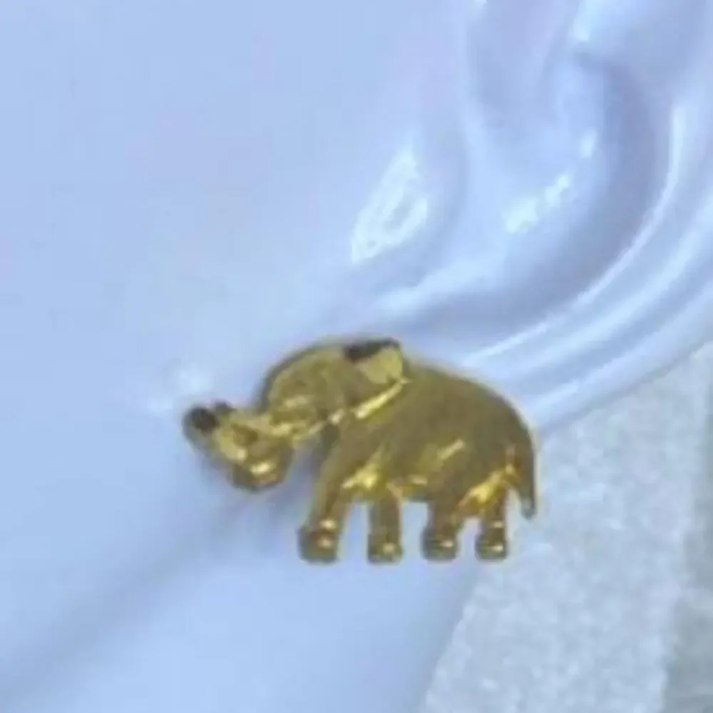 Vintage Gold Tone Elephant Stud Earrings Textured & Polished Figural Safari
